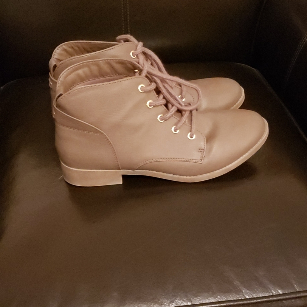 Shoes - Picture 2 of 5